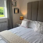 Hillcrest House Apartment *