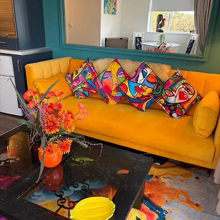 Hillcrest House Holiday Suites