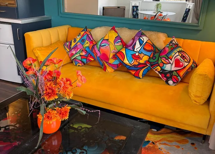 Hillcrest House Holiday Suites